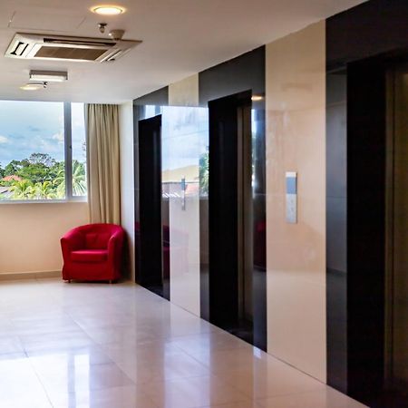 Emart Hotel Мири Екстериор снимка