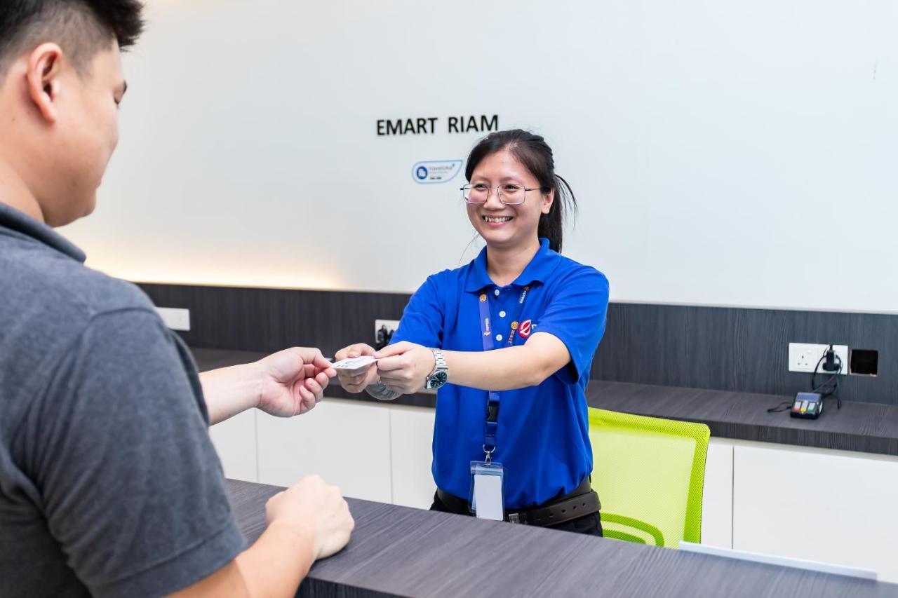 Emart Hotel Мири Екстериор снимка