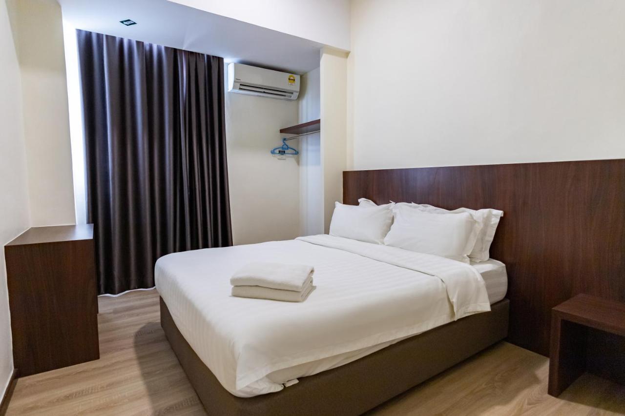 Emart Hotel Мири Екстериор снимка